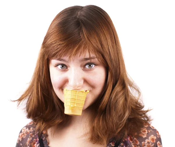 Komik kadın izole dondurma yeme — Stok fotoğraf