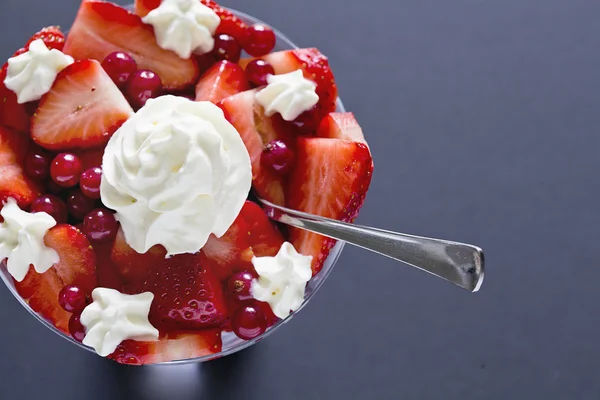 stock image Bowl of Starwberries with Wipped Cream