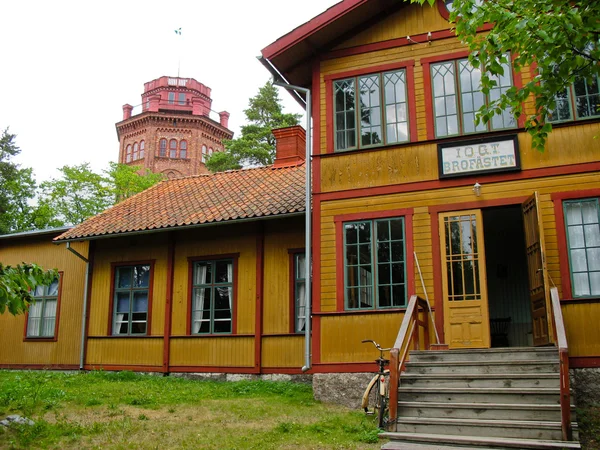 Sueco colorido casa de verão — Fotografia de Stock