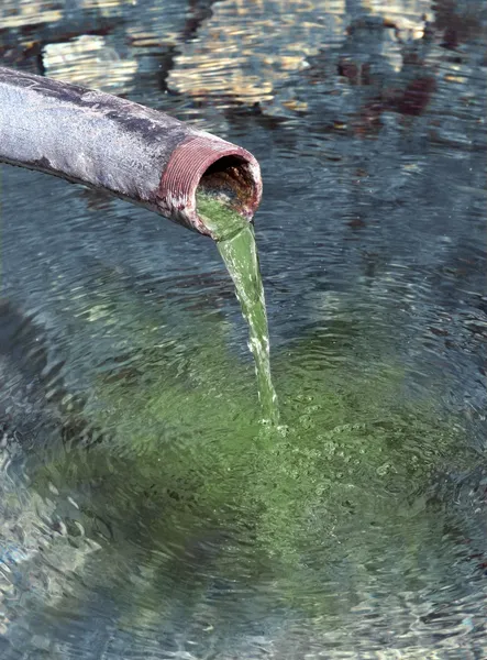 Zanieczyszczenia wody — Zdjęcie stockowe