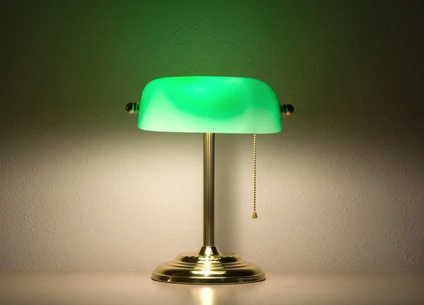 Зелений банкіри лампа — стокове фото