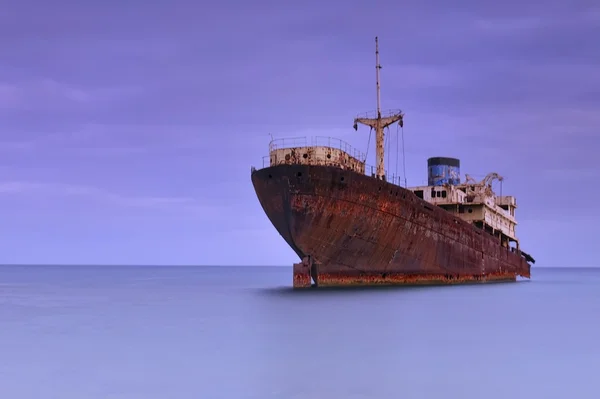 Ship abandoned. — Stock Photo, Image