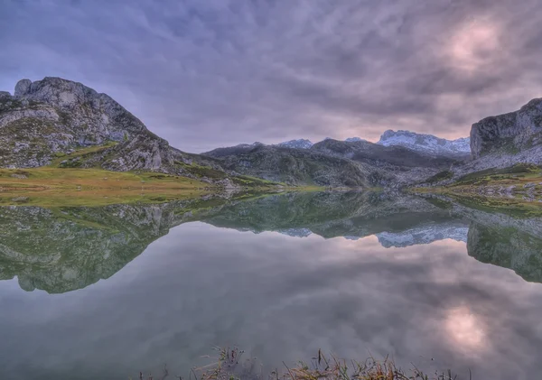 Lago Ercina . — Foto de Stock