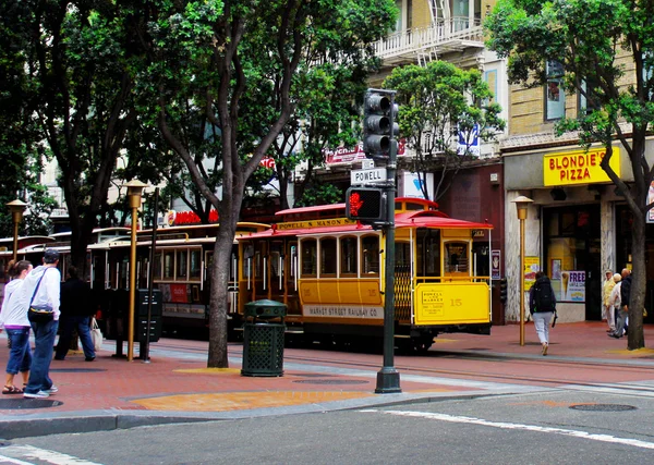 カリフォルニア通り (サンフランシスコのケーブルカー) — ストック写真
