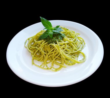 Pesto soslu spagetti.