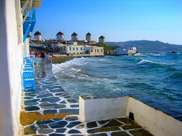 Moinhos de vento na ilha de Mykonos, Grécia — Fotografia de Stock