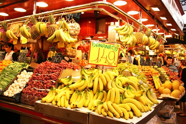 La Boqueria, fruits. Marché de Barcelone de renommée mondiale, Espagne. Concentration sélective . — Photo