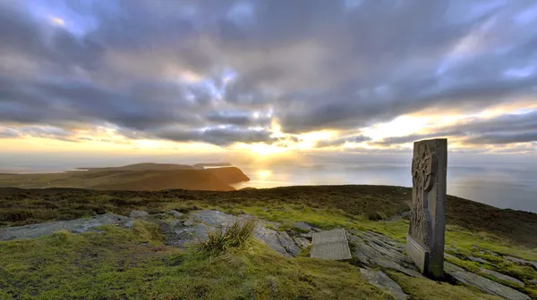 Panorama - ten zuiden van het eiland man met Keltisch kruis — Stockfoto