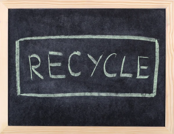 Recycling auf Tafel geschrieben — Stockfoto