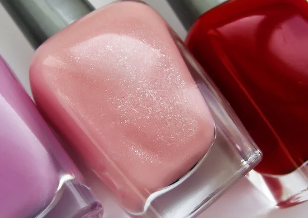 Esmalte de uñas. Lila, rosa, púrpura — Foto de Stock