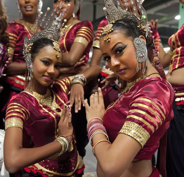 Sri Lankalı geleneksel dansçılar — Stok fotoğraf