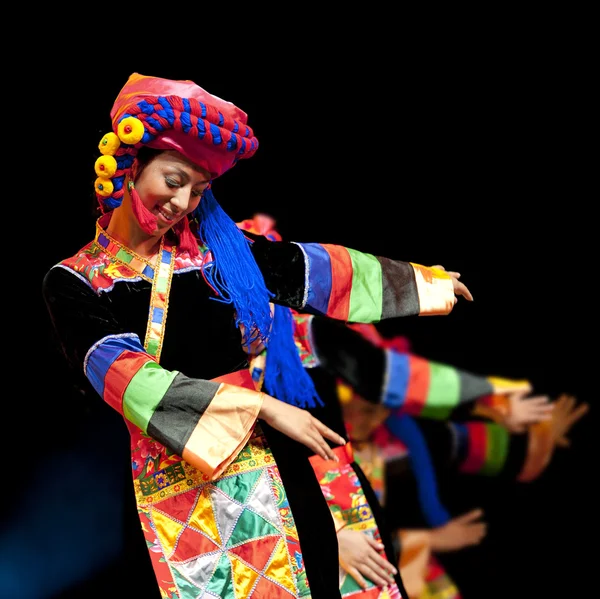 Ballerino etnico cinese Qiang — Foto Stock