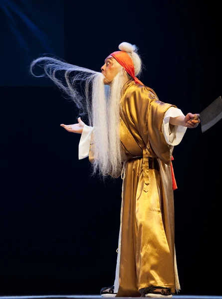 Artista de ópera china hacer un espectáculo en el escenario — Foto de Stock