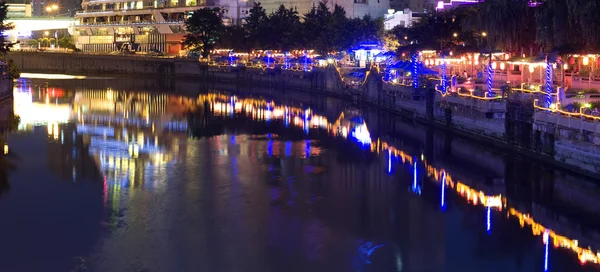 Ночные сцены на берегу реки Чэнду — стоковое фото