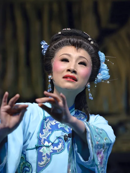 Linda actriz de ópera china — Foto de Stock