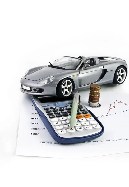 Bil, kalkylator, pengar och penna — Stockfoto