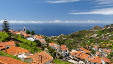 Dorf auf Madeira clipart