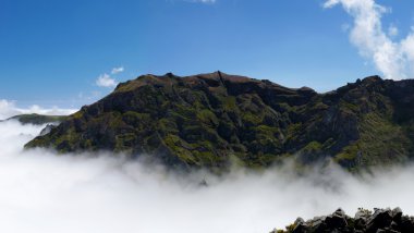 wanderweg vom pico yapmak arieiro zum pico ruivo auf madeira