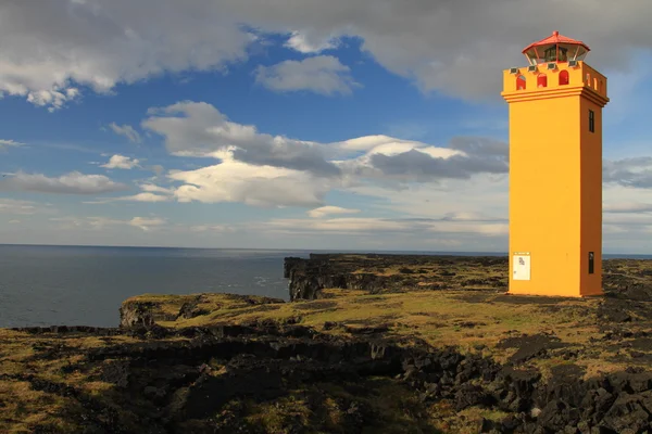 Islandia - wybrzeże - latarnia morska — Zdjęcie stockowe