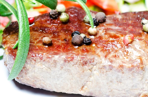Hovězí steak s pepřem — Stock fotografie