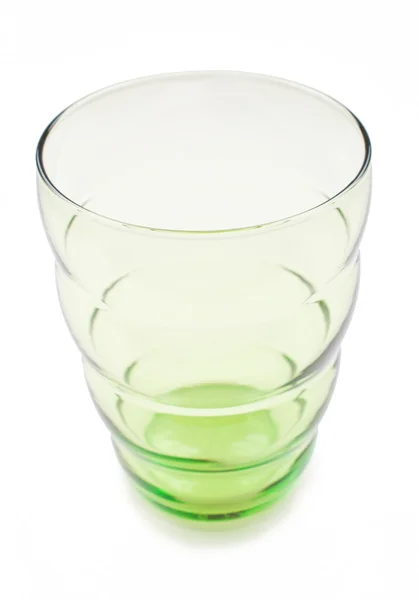 Zelené sklo pohár na bílém pozadí — Stock fotografie