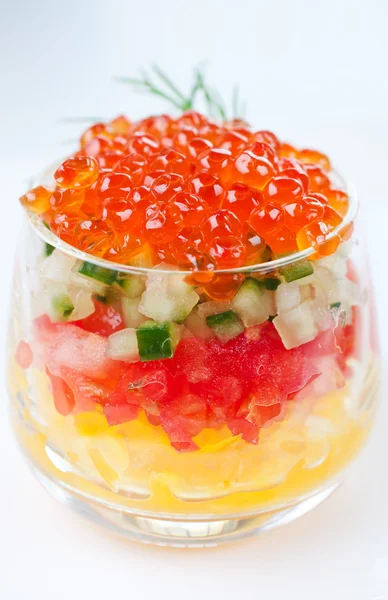 Kaviar mit Gemüsesalat — Stockfoto