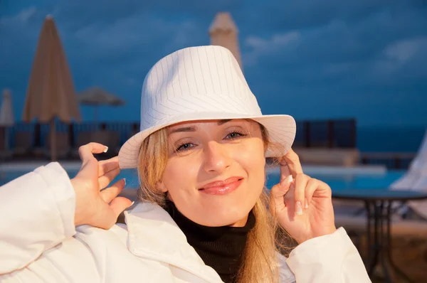 Woman in hat — Stock Photo, Image