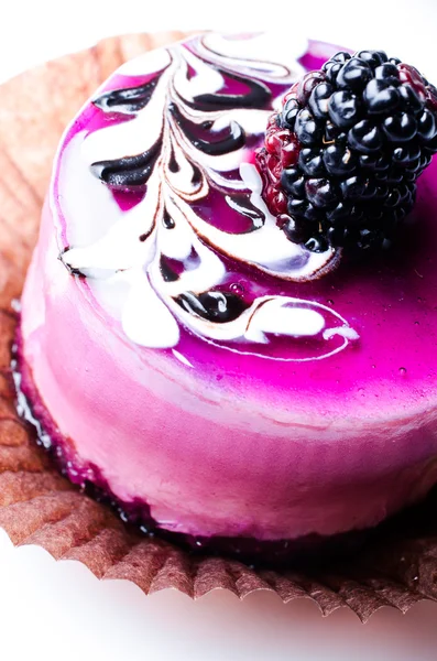 Cake with blackberry — Stock Photo, Image