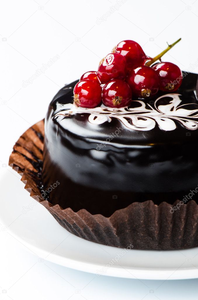 Сhocolate cake with redcurrants