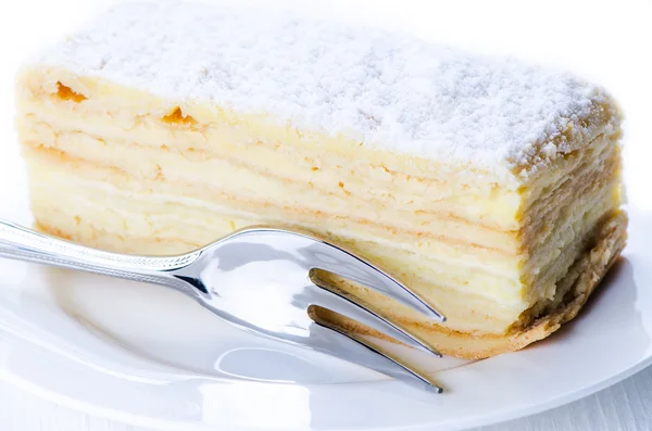 Napoleon Kuchen und Gabel — Stockfoto