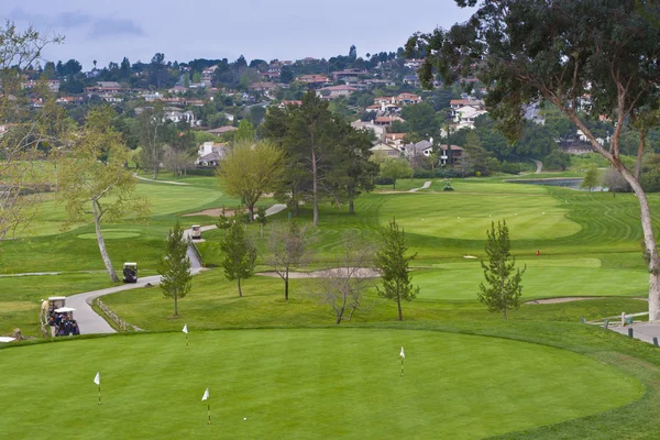 Campo de golf en comunidad de retiro . — Foto de Stock