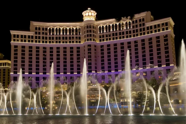 Fontaines dansantes devant l'hôtel Bellagio à Las Vegas , — Photo