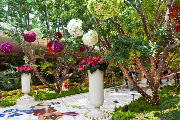 Botanical gardens in Wynn Las Vegas Resort and Casino — Stock Photo, Image