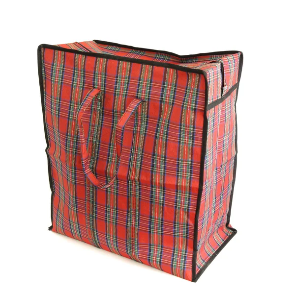 Borsa tartan rossa isolata su bianco — Foto Stock