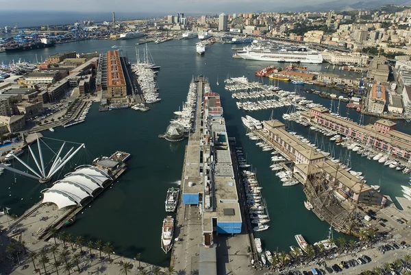 Vista da área do porto de Génova — Fotografia de Stock