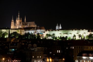 Prag bir gece görünümü