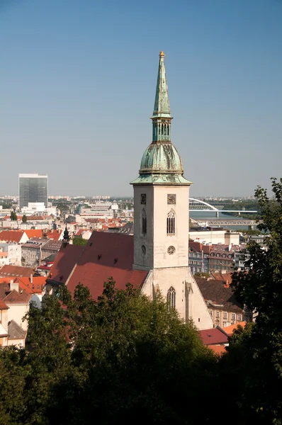 Bratislava, la capital de Eslovaquia Catedral de San Martín — Foto de Stock