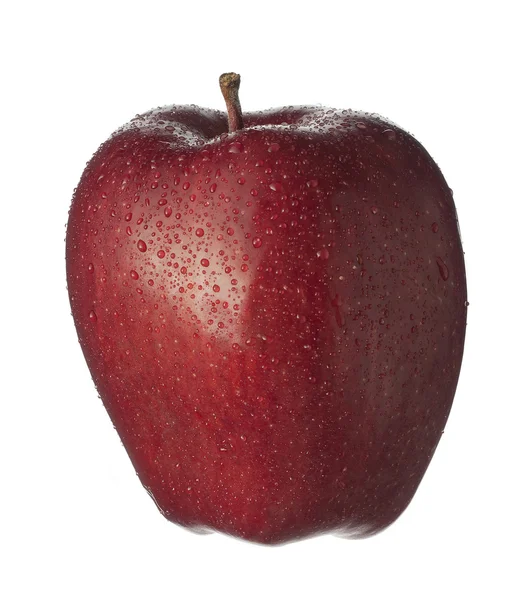 Изолированные фрукты на белом, красное яблоко с каплями — стоковое фото