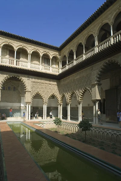 Alcazar, arabiska arkitektur i sevilla, Spanien — Stockfoto