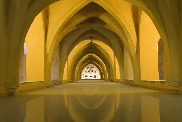 Alcazar, arabiska arkitektur i sevilla, Spanien — Stockfoto