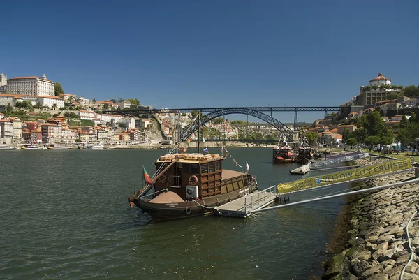 La città vecchia di Oporto, sul fiume Douro, Portogallo, Europa — Foto Stock