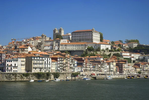 A cidade velha do Porto, no rio Douro, Portugal, Europa — Fotografia de Stock