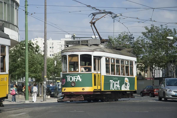 Lisboa, Portekiz, Avrupa'da tipik tramvay hattı — Stok fotoğraf