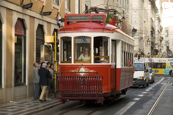 Tramway typique à Lisboa, Portugal, Europe — Photo