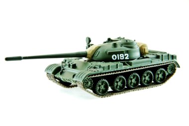 beyaz zemin üzerinde tank modeli