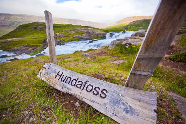 Paisagem de verão nas montanhas da Islândia — Fotografia de Stock