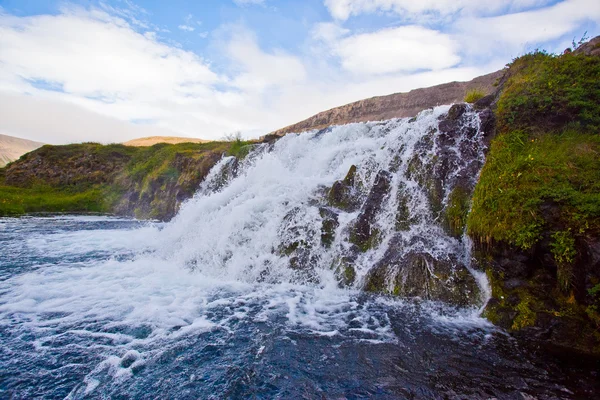 Wodospad Fjallfoss w Północnej Islandii — Zdjęcie stockowe
