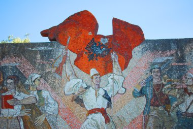 Arnavutluk Tiran sokaklarında Mozaik