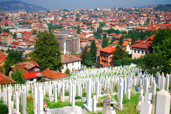 Cemitério muçulmano em Sarajevo, Bósnia — Fotografia de Stock