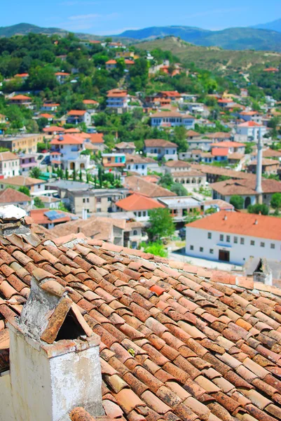 Byggnaderna av den antika staden av berat i Albanien — Stockfoto